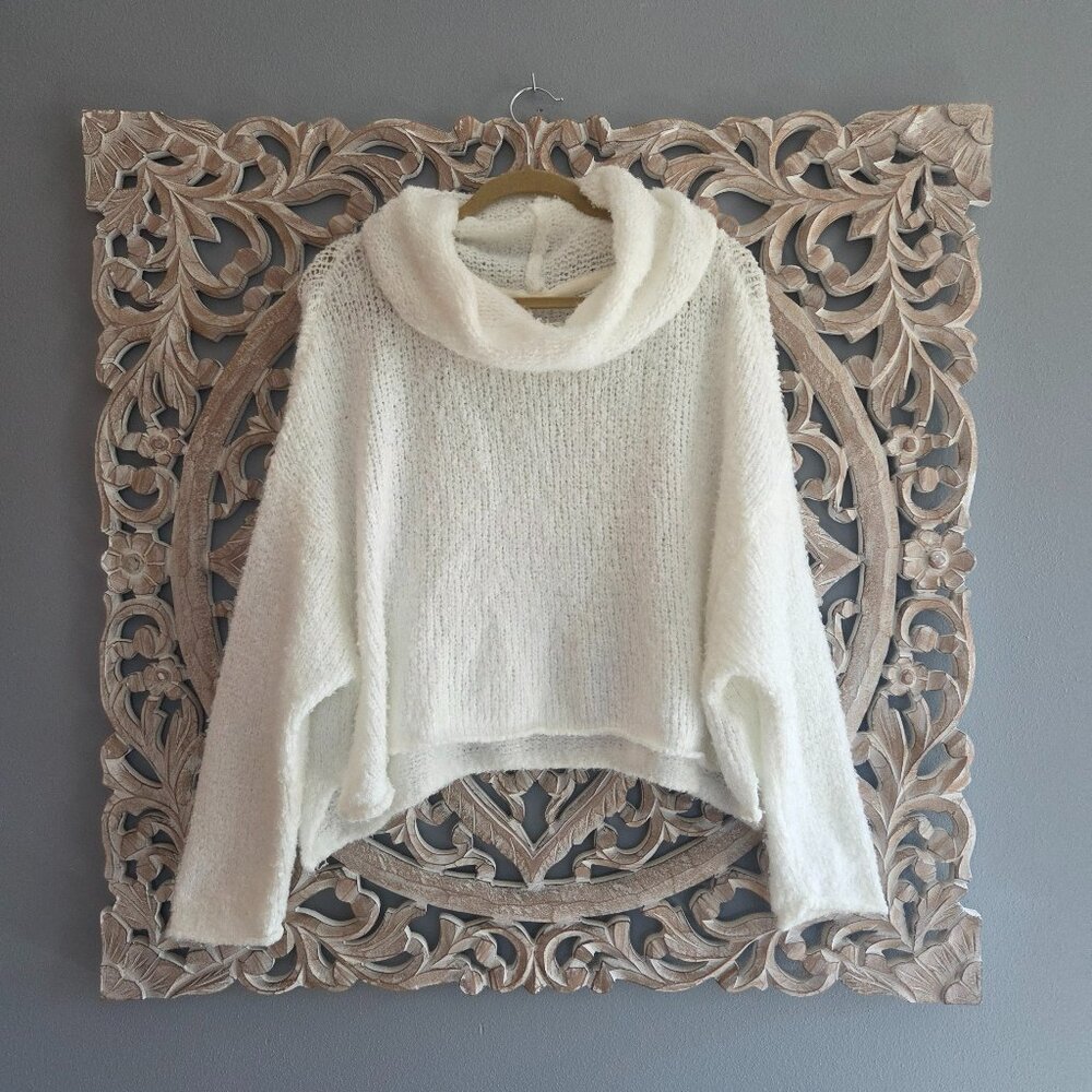 Free People BFF white cropped cowl neck sweater Small